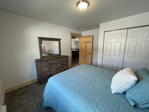 2 Schlafzimmer, Bügeleisen/Bügelbrett, kostenloses WLAN, Bettwäsche