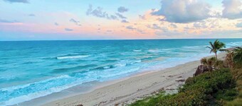 Private Cottage/Courtyard steps from Downtown Delray and The Chic Ray Hotel <br>