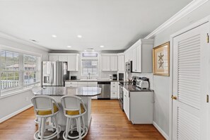 Fridge, microwave, oven, stovetop - Happy Starfish: Steps from Beach, Porches with Ocean Views, Pool with Tiki Bar (North Myrtle Beach)