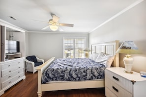 8 bedrooms, iron/ironing board, WiFi