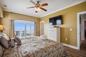 8 bedrooms, WiFi, bed sheets