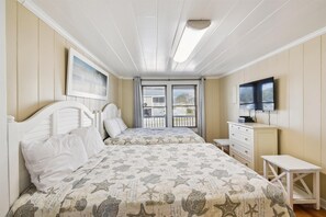 7 bedrooms, WiFi, bed sheets