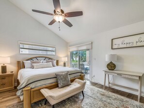 4 Schlafzimmer, Schreibtisch, Bügeleisen/Bügelbrett, Internetzugang