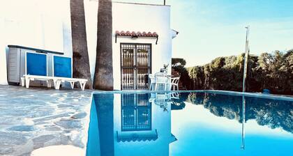 SUPER EXCLUSIVE AND INDEPENDENT BUNGALOW