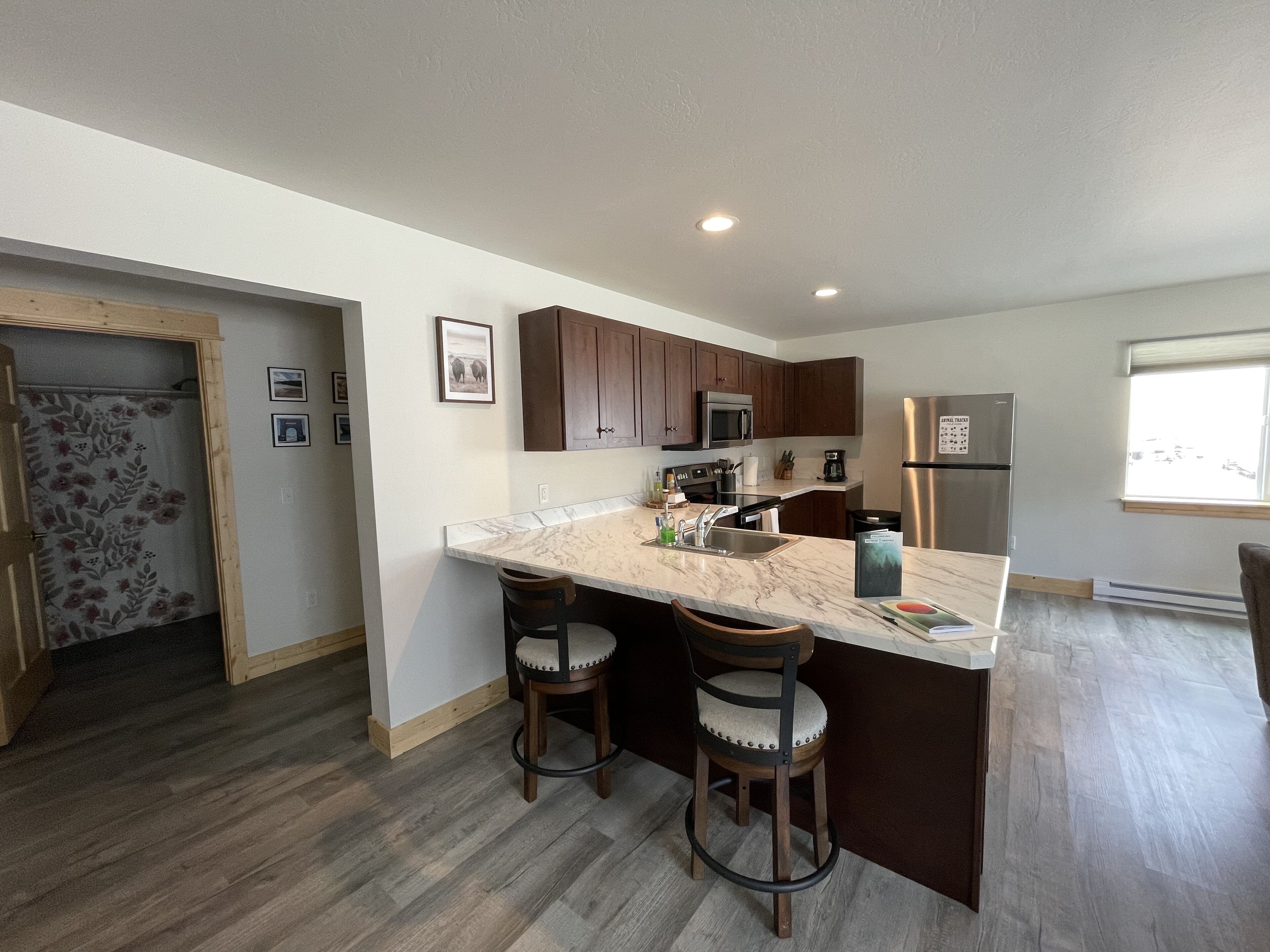 Geladeira, micro-ondas, fogão, cooktop