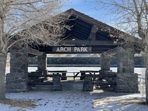 Outdoor dining - Yellowstone Retreat Rentals UD: two blocks from Yellowstone!  (Gardiner)