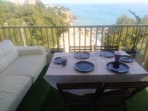Outdoor dining - Luxurious private apartment / spa (Miami Platja)
