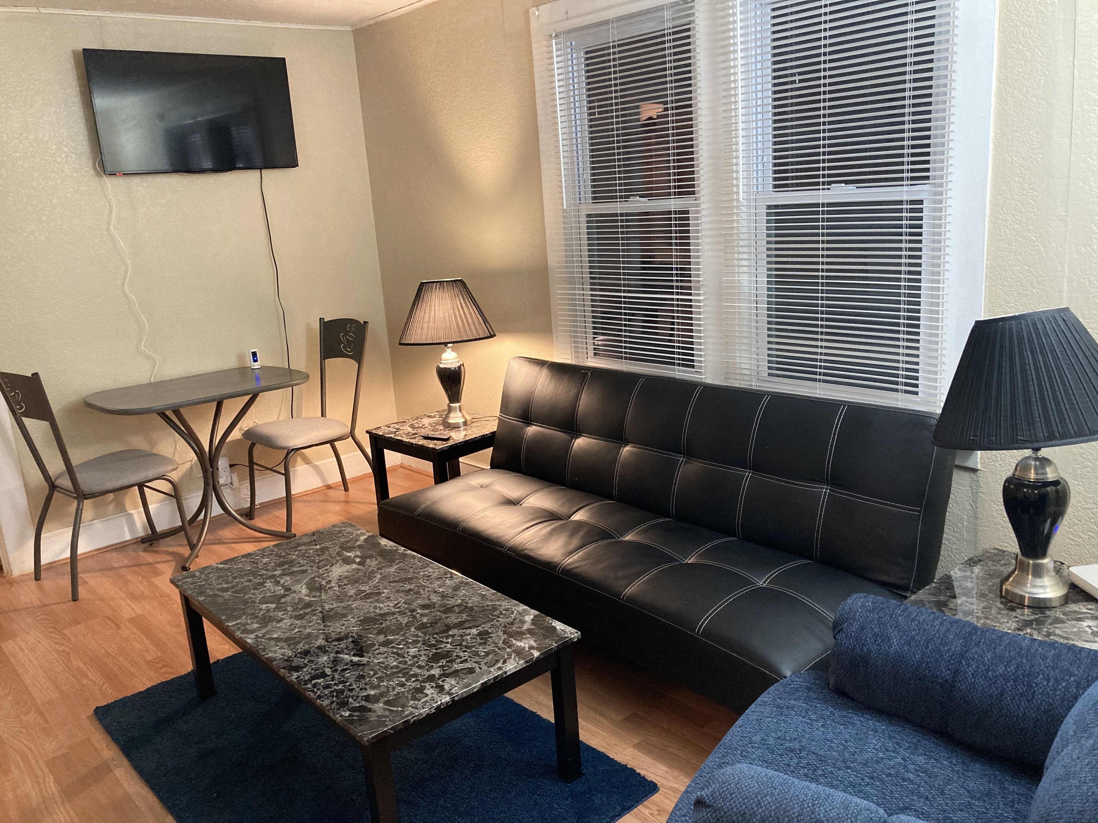 Parma Tiny House w/yard OK for PETS