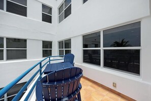 Terrace/patio - Sublime Sunsets at the Truman Annex in Key West (Key West)