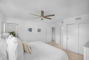 4 室のベッドルーム、アイロン / アイロン台、WiFi (無料)、ベッドシーツ