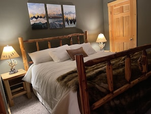 4 bedrooms, desk, iron/ironing board, free WiFi