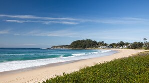 On the beach - Beachfront Bliss on Mollymook Beach (Mollymook)