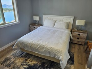 3 soverom, strykejern/-brett, wi-fi og sengetøy