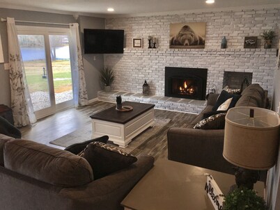 Lakefront, game room, firepit, kayaks, pedal boat, frog mat, canoe