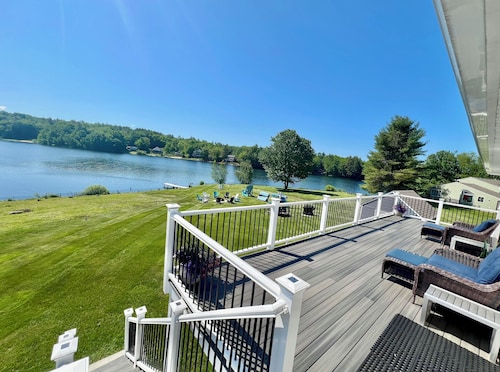 Lakefront, game room, firepit, kayaks, pedal boat, frog mat, canoe
