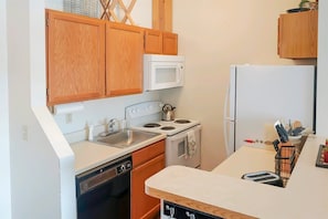 Condo (Herzwoods C303) | Exterior