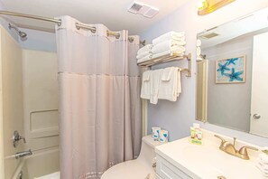 Combined shower/tub, hair dryer, towels, shampoo - Palace 602 (Myrtle Beach)