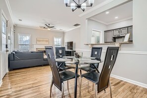 Dining - Downtown Atlanta Haven (Atlanta)