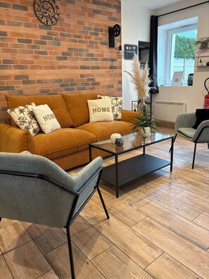 Télévision, table de tennis de table