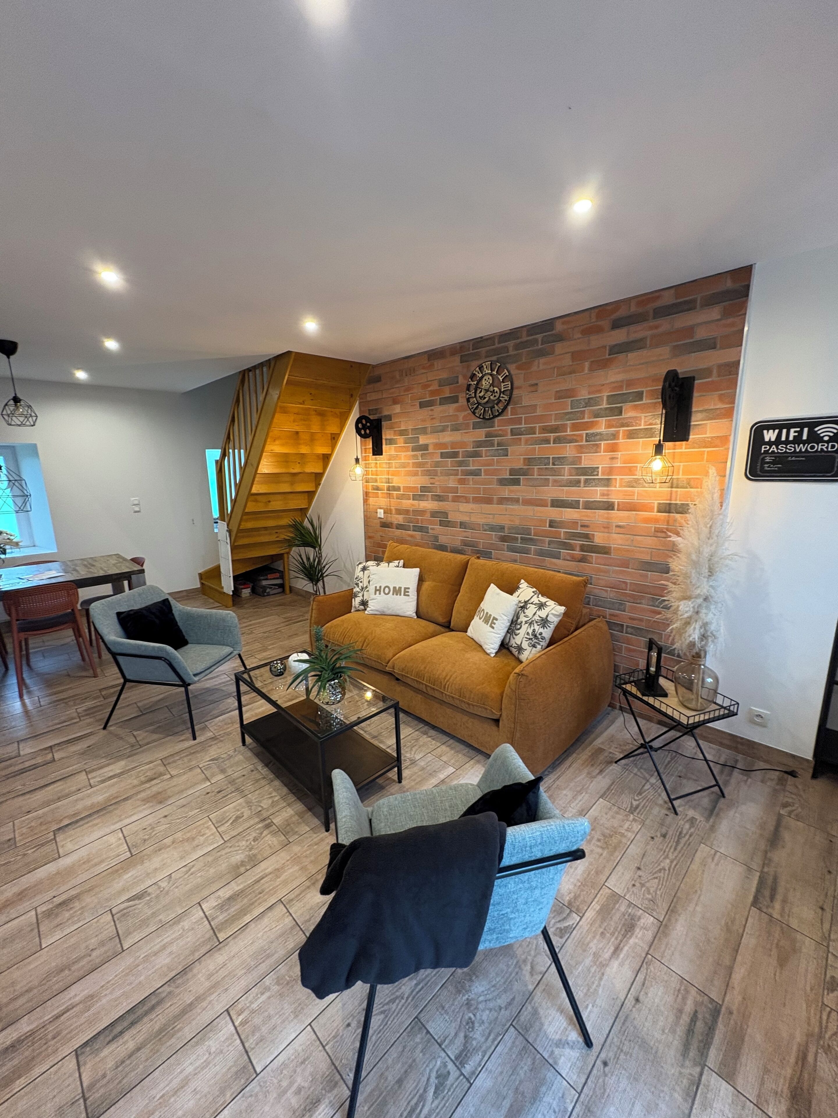 TV, mesa de pingue-pongue