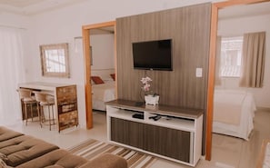 Apartment, 2 Bedrooms, Hot Tub | Free WiFi - Pousada Villa D'Ouro (Penha)