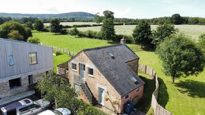 Exterior - Granary at Hunt Court - sleeps 4 guests  in 2 bedrooms (Cheltenham)