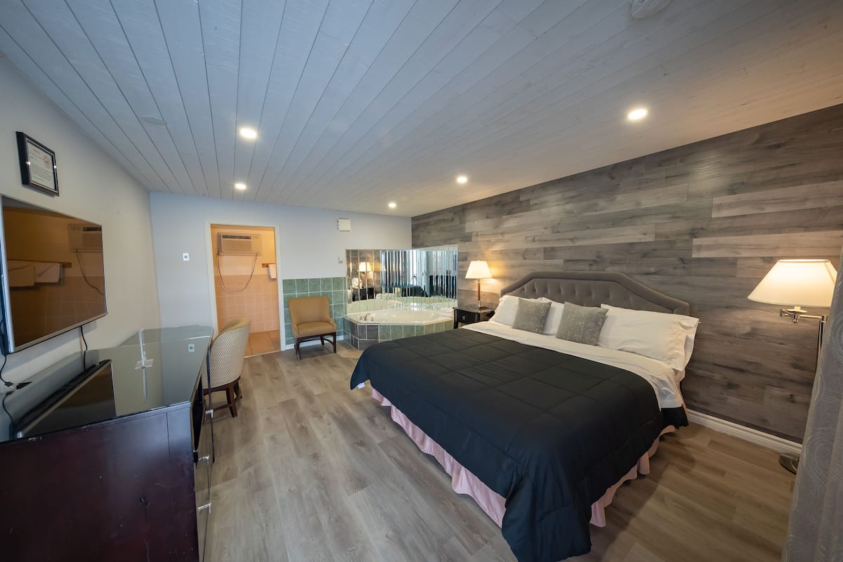 Honeymoon Room