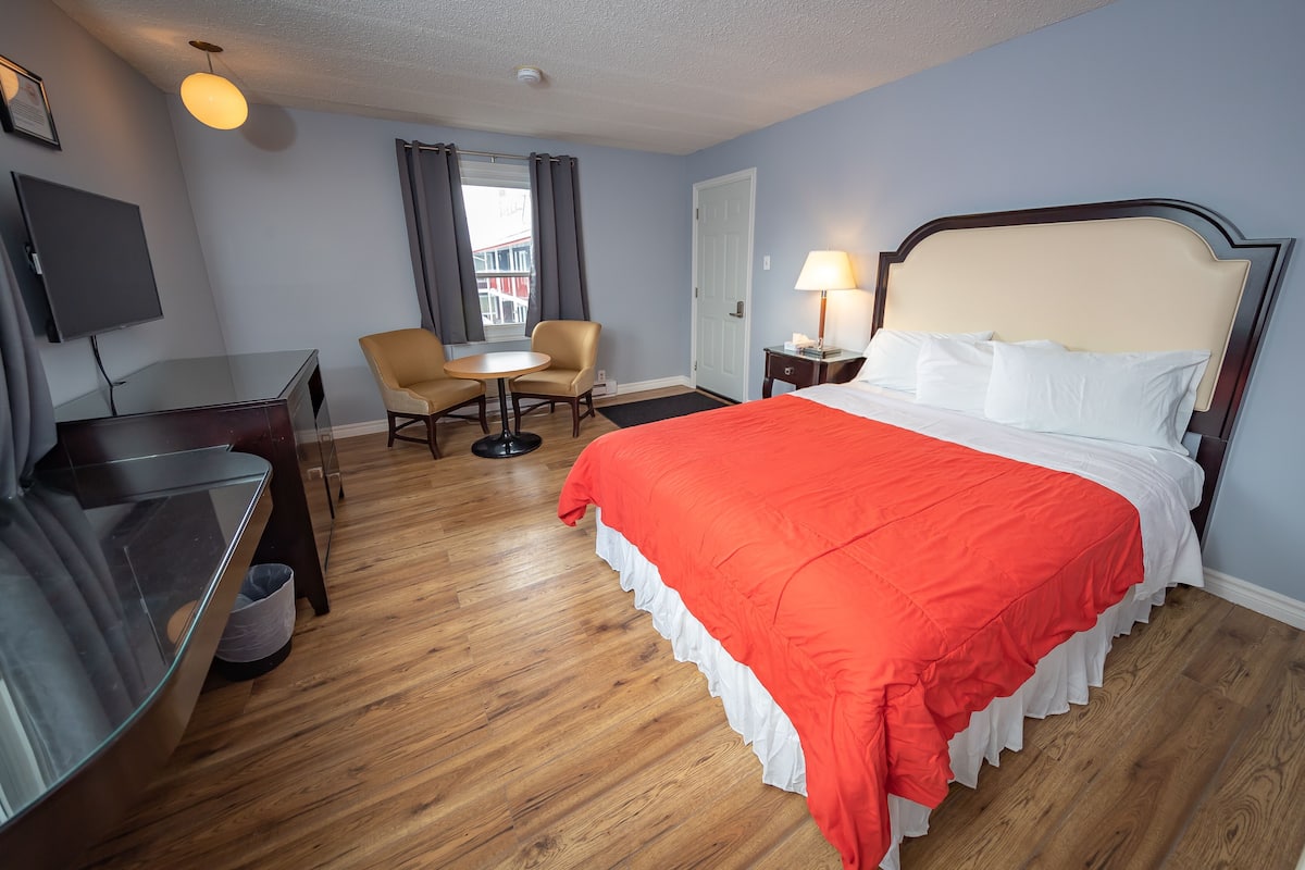 Deluxe Single Room
