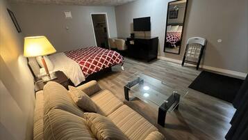 Habitación Deluxe, 1 cama de matrimonio grande | Ropa de cama de alta calidad y decoración individual