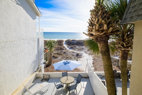 ~Direct PCB Beachfront Beautiful Townhome Quiet Area Sleeps 6~