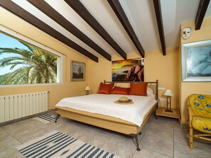 4 bedrooms, travel crib, free WiFi - Wonderful private villa with WIFI, A/C, private pool, hot tub, TV, terrace and pets allowed (Xàbia)