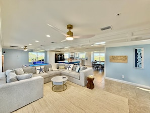 Smart TV, DVD player, books, stereo - Captiva Beach Sunset: Gulf Front, Pool, NCIC, 2 Carts, Summer Specials! (Captiva)