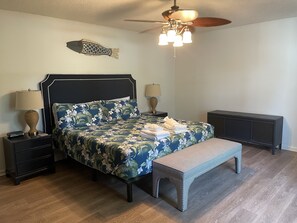 4 bedrooms, desk, iron/ironing board, travel cot