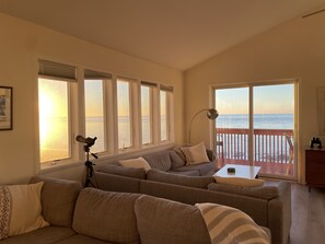 Smart TV, DVD player