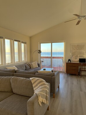 Smart TV, DVD player