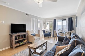 Smart-TV, DVD-Player, Bücher