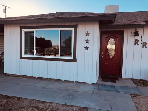 Vacation with the Horses in our Ranch House! Right off Hwy 395