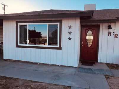 Vacation with the Horses in our Ranch House! Right off Hwy 395