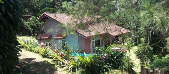 Enjoy relaxing and pleasant holidays in mountainscapes and tea plantations.