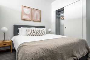 1 室のベッドルーム、アイロン / アイロン台、WiFi、ベッドシーツ