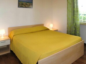 2 habitaciones, cuna de viaje, wifi gratis y ropa de cama