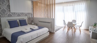 Villa Tavares guest houses is located in the historical center of Calvário.