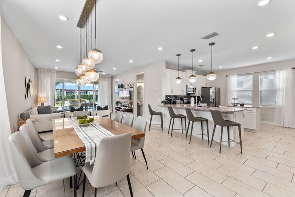 Dining - Artistic Home with Games Room at Encore (Kissimmee)