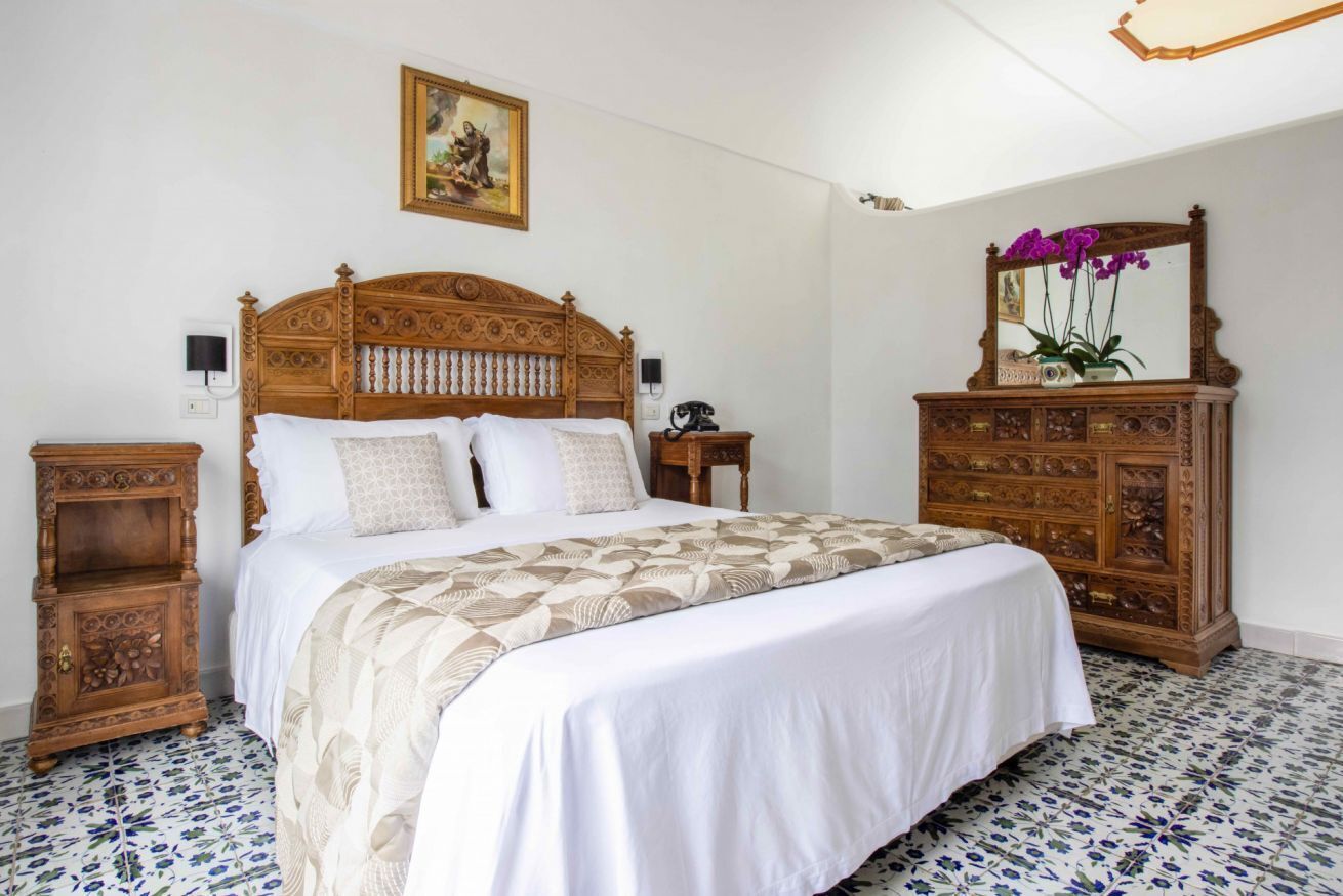 11 bedrooms, in-room safe, iron/ironing board, travel crib