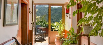 Holiday Home “Casa Rural Serafín” with Mountain View, Wi-Fi & Terrace