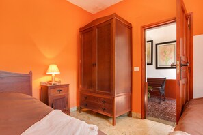 2 bedrooms, iron/ironing board, free WiFi, bed sheets - Holiday Home “Casa Rural Serafín” with Mountain View, Wi-Fi & Terrace (Tejeda)