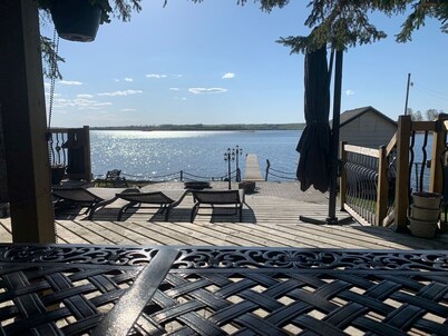 Lakefront cabin on beautiful Lake Isle.