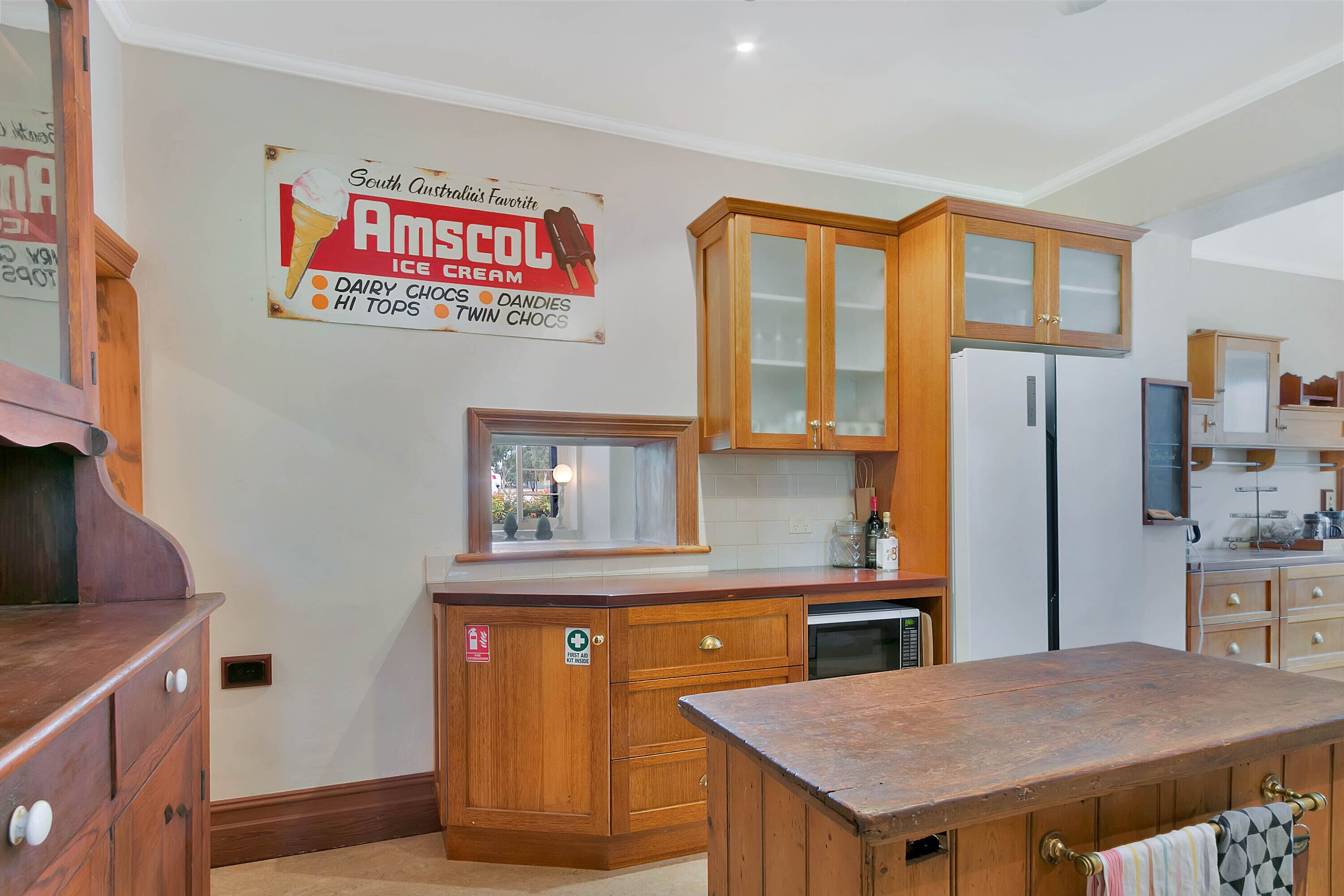 Lyndoch Grand Barossa Group Accommodation entire house Lyndoch village sleeps 14 — image 16