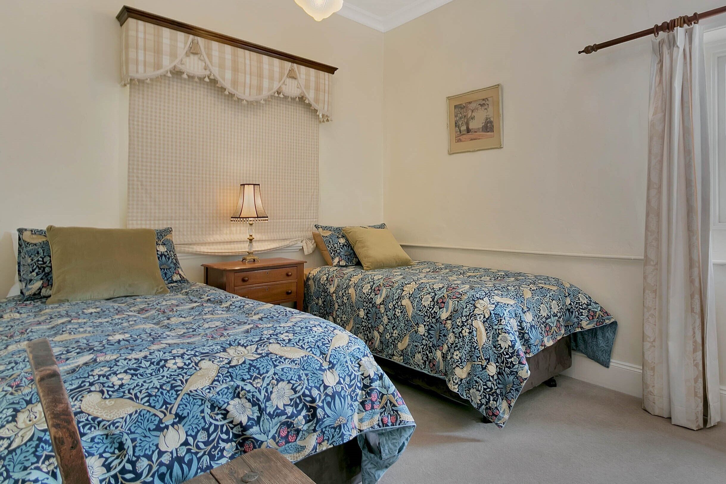 Lyndoch Grand Barossa Group Accommodation entire house Lyndoch village sleeps 14 — image 18