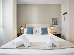 4 dormitoris, planxa i posts de planxar, Internet i roba de llit 